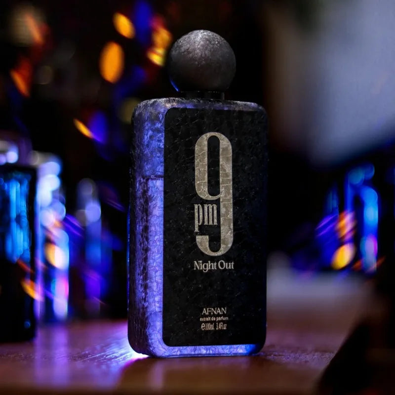 Perfume AFNAN 9PM 100 ml Eau de Parfum: fragancia masculina de larga duración, afrutada, amaderada, dulce y fresca; un aroma suave, intenso, atractivo y lujoso.